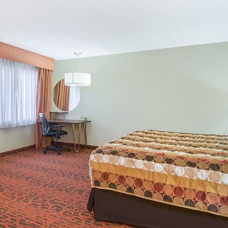 Мотель Super 8 By Wyndham Portales Экстерьер фото